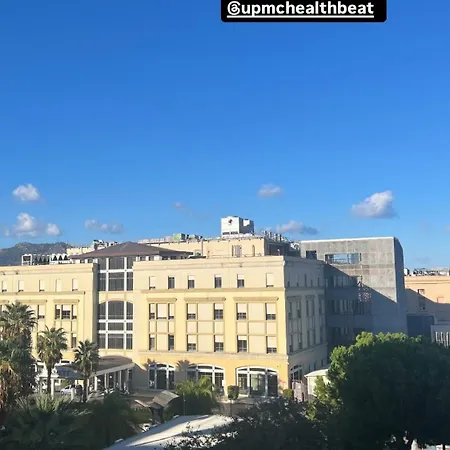 Aurea بيت ضيافة *