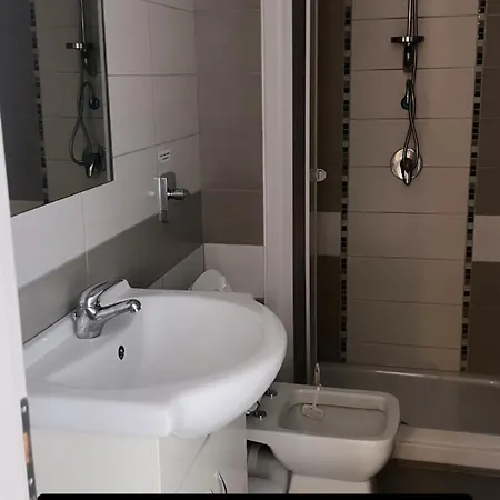 Konukevi Aurea Palermo